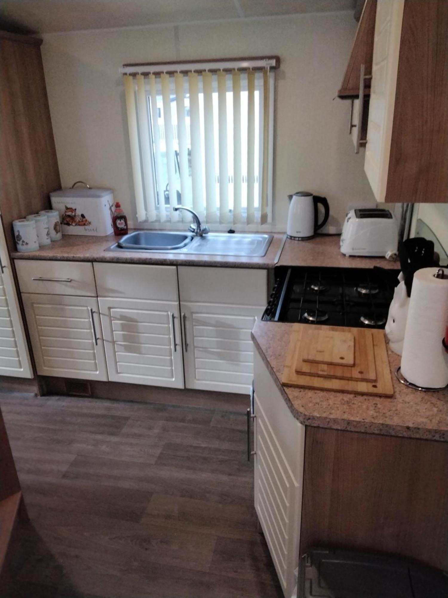 19 Laurel Close Highly Recommended 6 Berth Holiday Home With Hot Tub In Prime Location Таттершолл Экстерьер фото